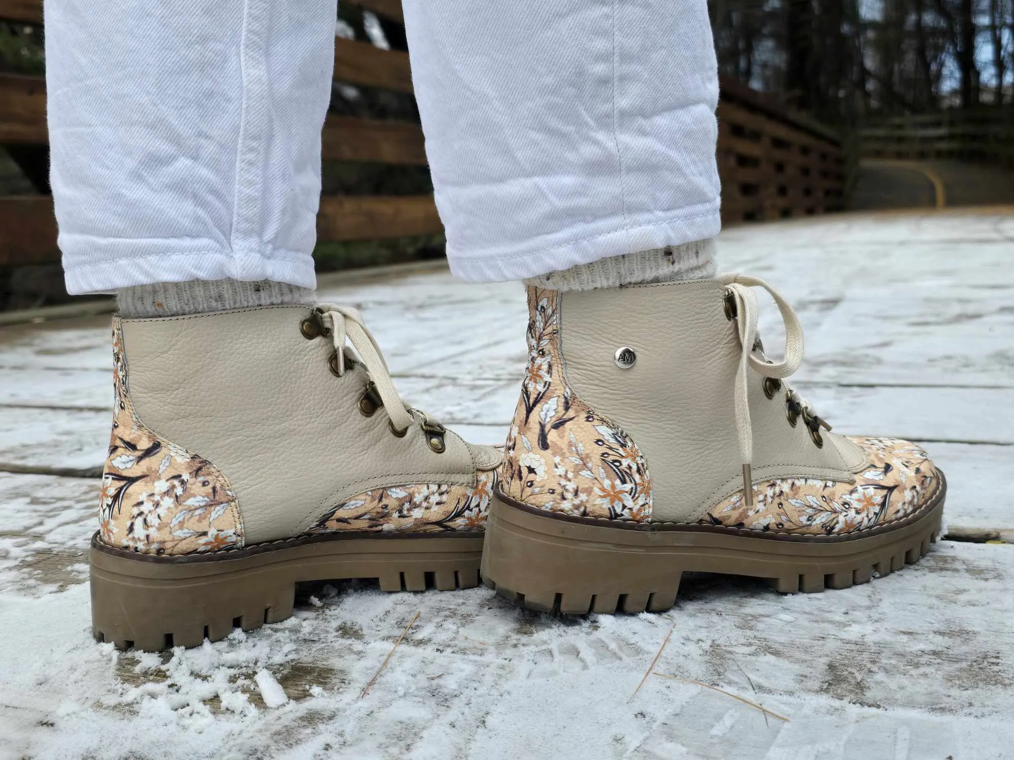 BEIGE   PRINT FLOWERS -BOOTS