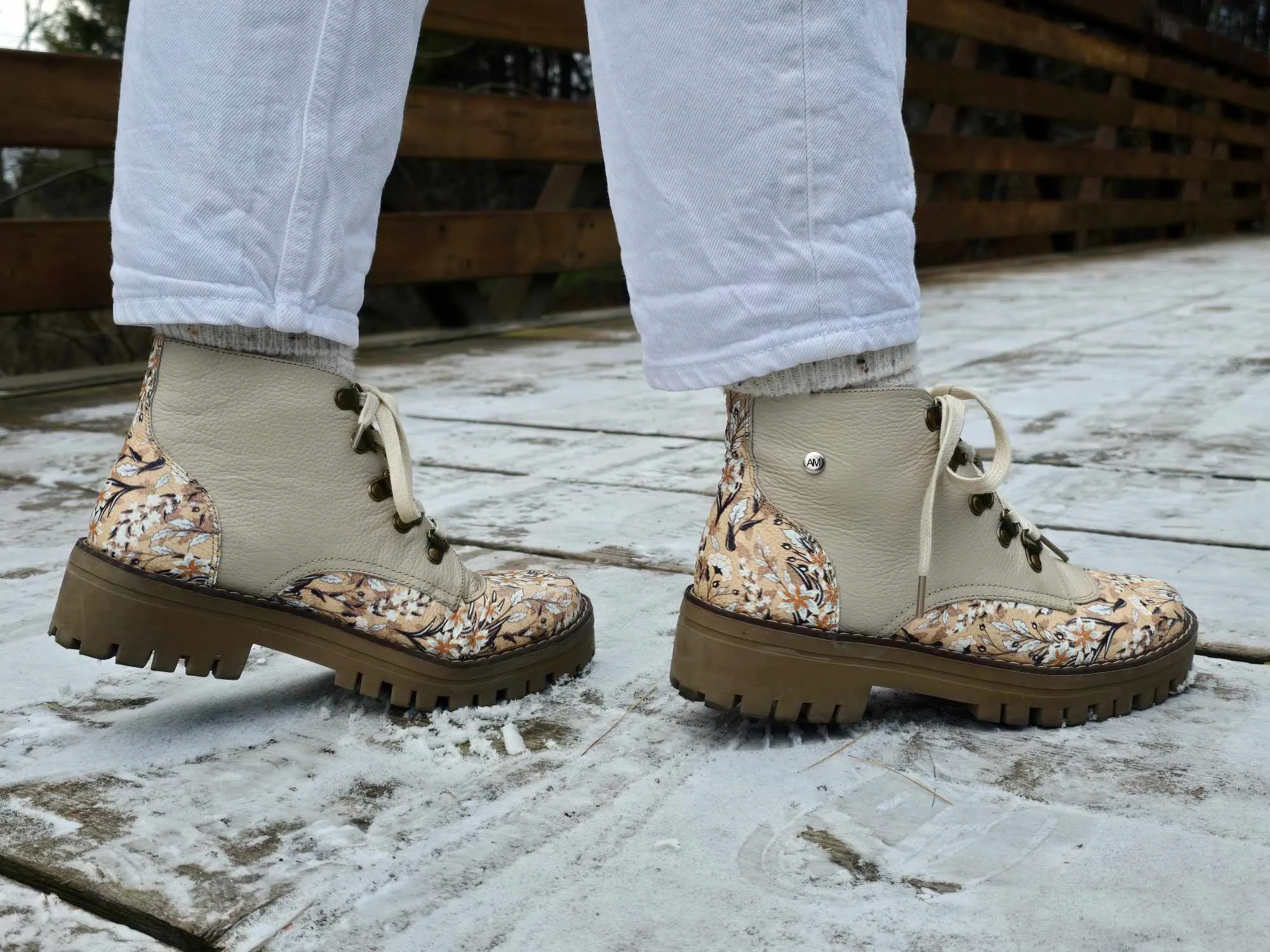 BEIGE   PRINT FLOWERS -BOOTS