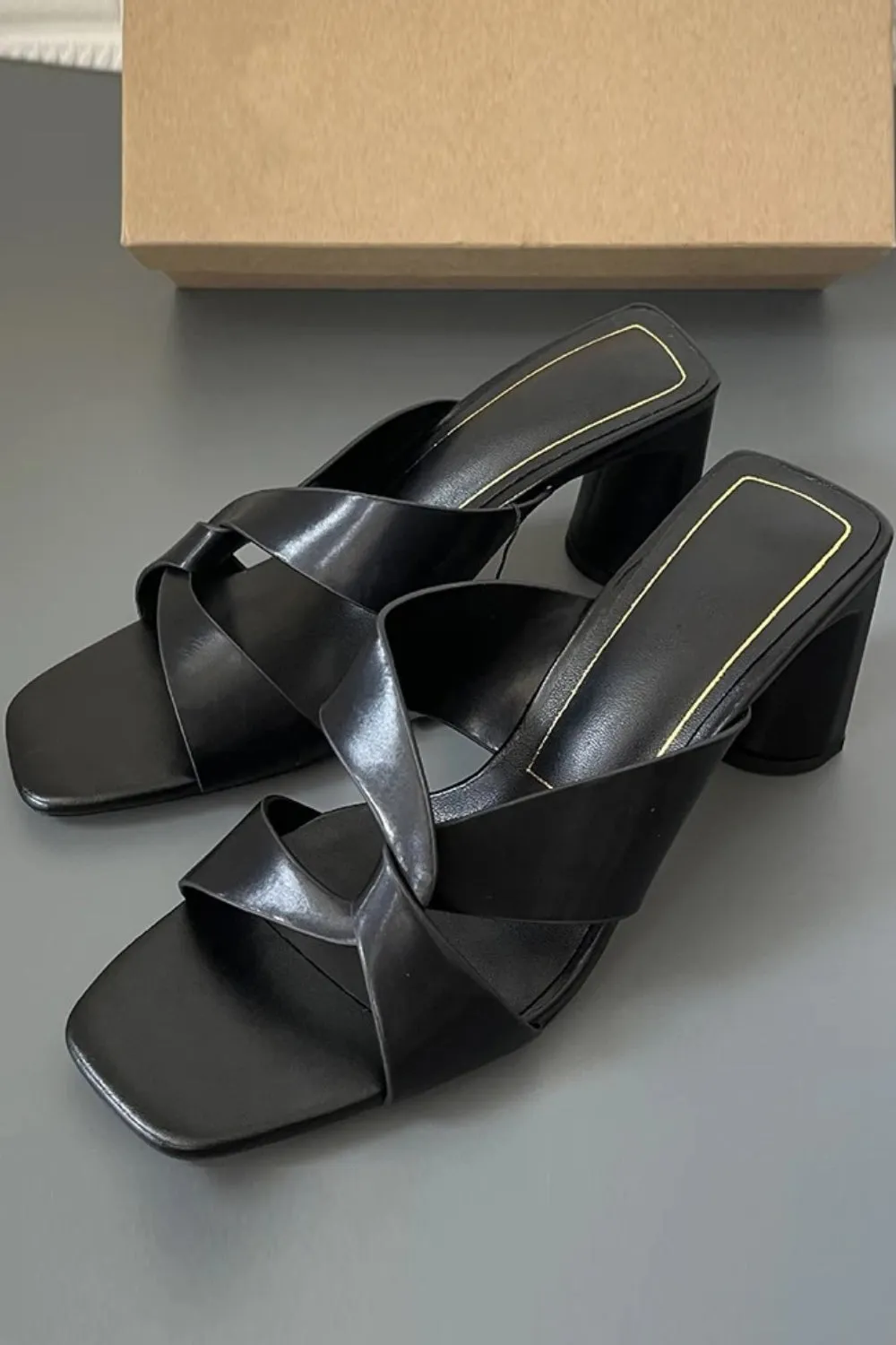 DESGINER BLACK PU CROSS STRAP BLOCK HEEL