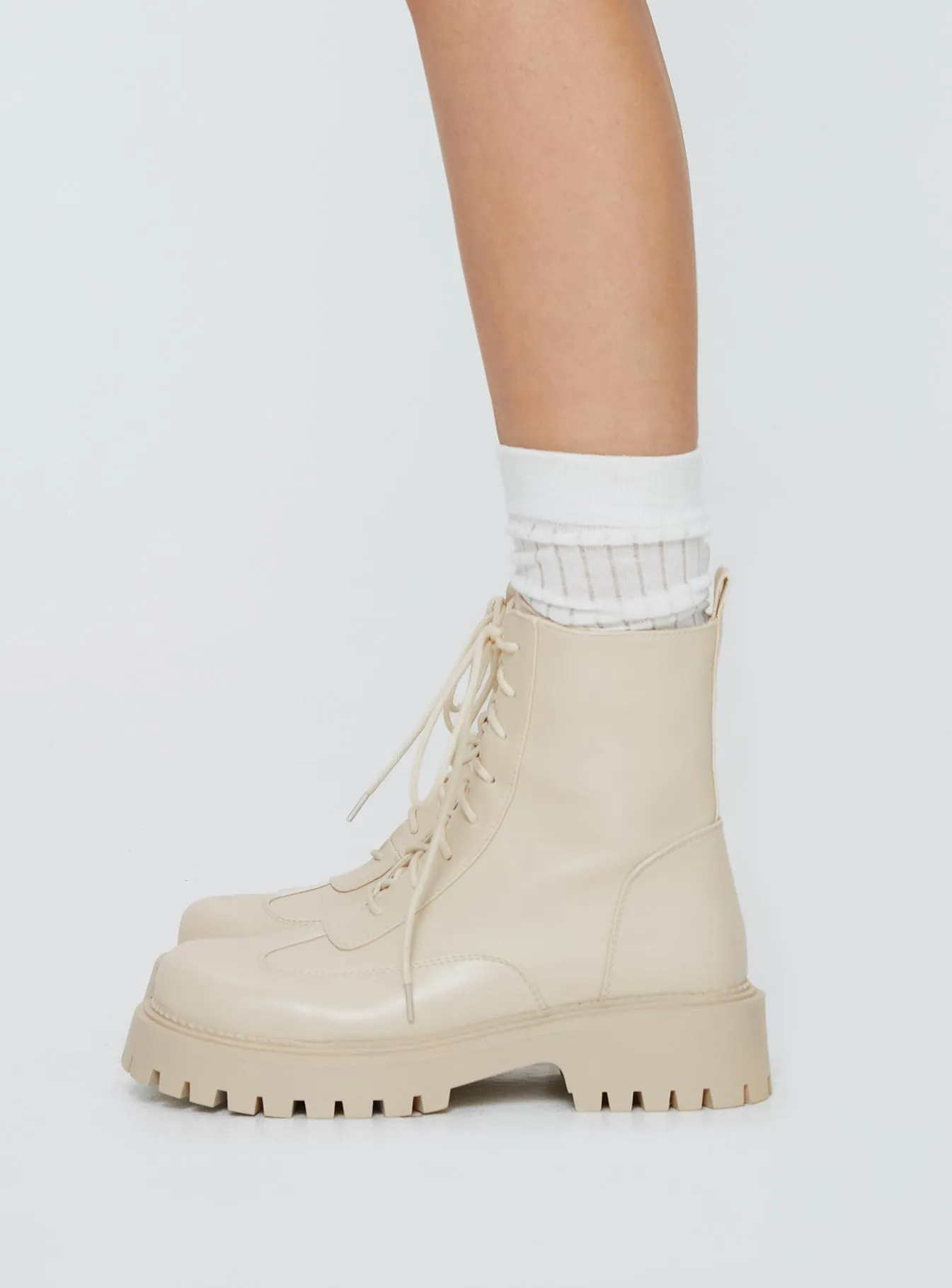 Joskaa Dovie Combat Boots Ecru