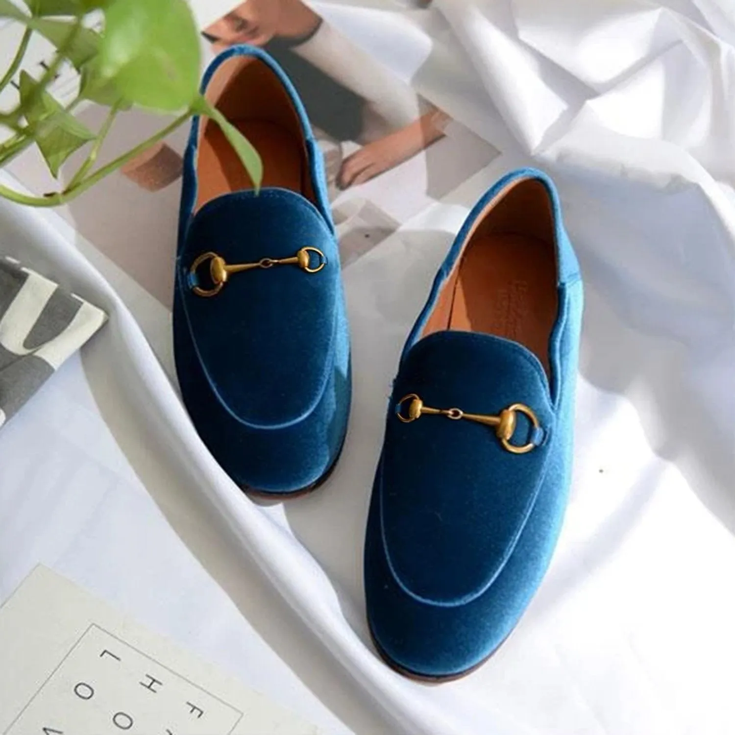 Women Classic Metal Buckle Velvet Loafers Flat Shoes